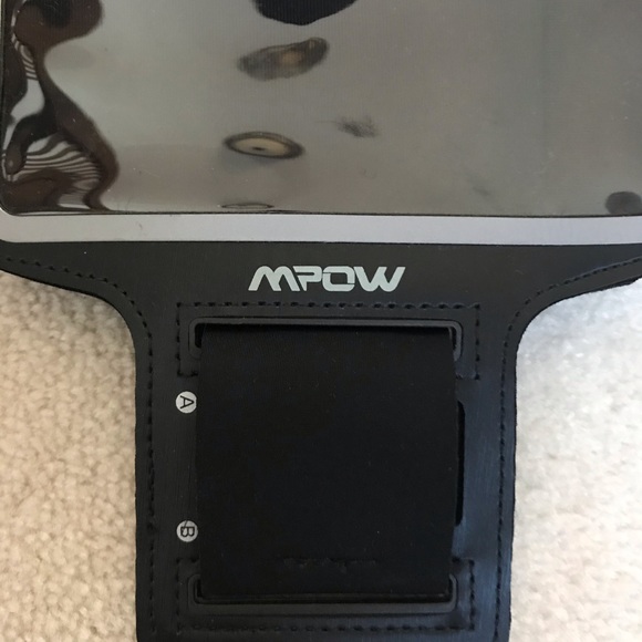 Phone armband for running - Picture 3 of 3